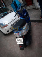 alger-bab-el-oued-algerie-motos-scooters-vms-cuxi-2021