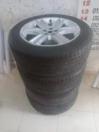4 rous  très bonne état de rang rover