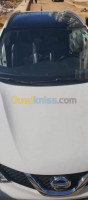 chlef-tenes-algerie-tout-terrain-suv-nissan-qashqai-tekna-2015