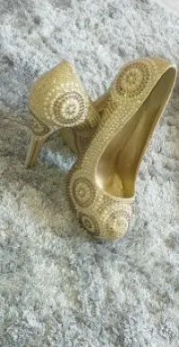 Chaussure soirée doré 