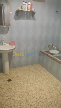 تيبازة-شرشال-الجزائر-شقة-location-appartement-f4-tipaza-cherchell