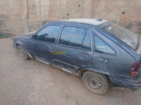 alger-douera-algerie-berline-daewoo-racer-1992