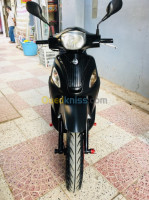 medea-algerie-motos-scooters-stm-symphony-150-s-2017