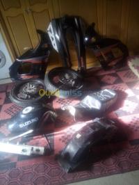باتنة-مروانة-الجزائر-قطع-للدراجات-النارية-suzuki-750-2009