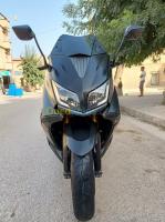 bejaia-el-kseur-algerie-motos-scooters-tmax-530-iron-2-2016