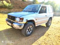 mostaganem-ain-tadles-algerie-tout-terrain-suv-mitsubishi-pajero-sport-1999