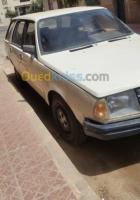 oran-misseghine-algerie-berline-renault-18-1986