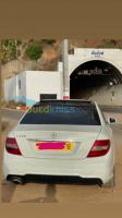 bejaia-souk-el-thenine-algerie-berline-mercedes-benz-classe-c-250-avantgarde-2012