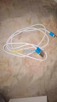 الجزائر-بلوزداد-بلوتوث-inpods12-simple-black-cable-iphone