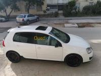 annaba-algerie-moyenne-berline-volkswagen-golf-5-gti-2009