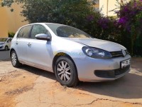 وهران-الجزائر-سيدان-متوسطة-volkswagen-golf-6-2011