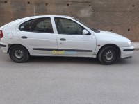 غليزان-سيدي-امحمد-بن-علي-الجزائر-سيارة-صغيرة-renault-megane-1-1996