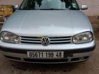 relizane-oued-rhiou-algerie-moyenne-berline-volkswagen-golf-4-1999