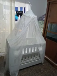 Lit bébé en bois
