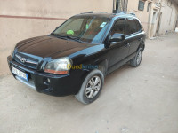 el-oued-algerie-tout-terrain-suv-hyundai-tucson-2011