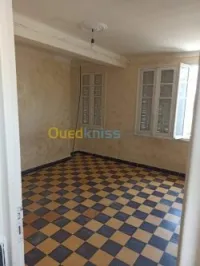 Vente Studio Medea Medea