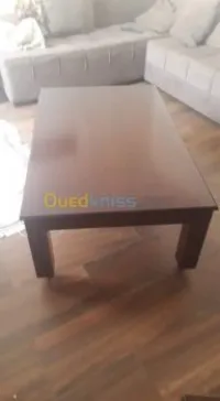 une table basse en etat neuf 