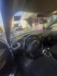 سطيف-الجزائر-صالون-سيدان-peugeot-301-active-2015
