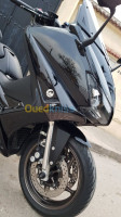 alger-bab-el-oued-algerie-motos-scooters-yamaha-tmax-530-2013