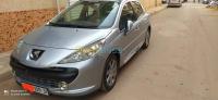 وهران-بئر-الجير-الجزائر-سيارة-صغيرة-peugeot-207-2009