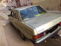 tlemcen-ghazaouet-algerie-berline-mercedes-benz-300-d-1983