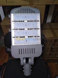 الجزائر-باب-الزوار-معدات-كهربائية-luminaires-projecteur-multicolore