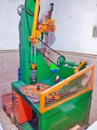 Machine à caissettes 