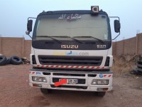 سعيدة-الجزائر-شاحنة-isuzu-tark-exr-2009