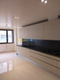 Location Appartement F4 Alger Hydra