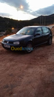 batna-algerie-moyenne-berline-volkswagen-golf-4-2000