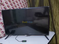 شاشة مع كامل حوايجها 