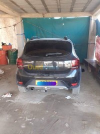 بومرداس-الجزائر-سيارة-صغيرة-dacia-sandero-2018