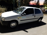 tizi-ouzou-azazga-algerie-citadine-renault-clio-1-1998