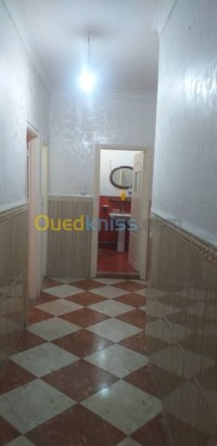 شقة-كراء-3-غرف-الجزائر-باب-الزوار