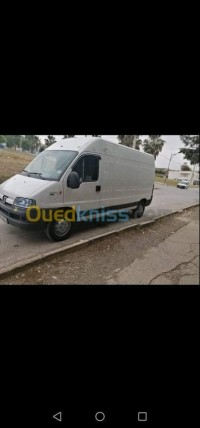 قسنطينة-الجزائر-عربة-نقل-boxex-2-8iveco-2005