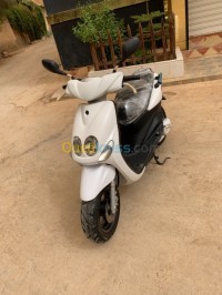 غليزان-الجزائر-دراجة-نارية-سكوتر-yamaha-ouvveto-ovveto-2015