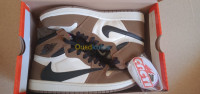 oran-algerie-basquettes-air-jordan-1-travis-scott-high