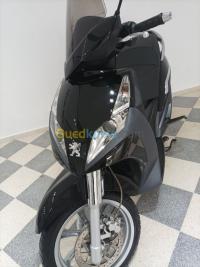 عنابة-الجزائر-دراجة-نارية-سكوتر-peugeot-geopolis-2012