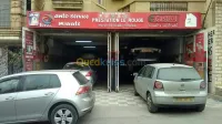 AUTOMOBILE