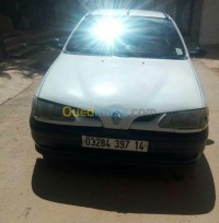 تيارت-واد-ليلي-الجزائر-سيارة-صغيرة-renault-megane-1-1997