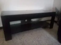 Table tv en tres bon etat 