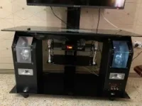 Table pour TV ndifa bzaaf avec des baf