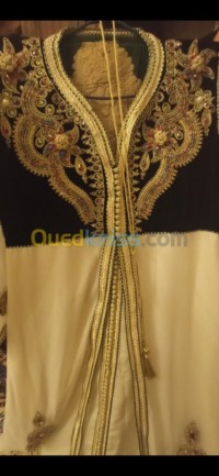 الجزائر-حيدرة-ملابس-تقليدية-caftan