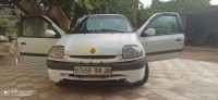 تيبازة-بوسماعيل-الجزائر-سيارة-صغيرة-renault-clio-2-2000