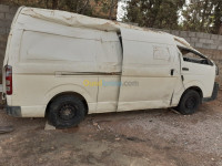 setif-bir-haddada-algerie-fourgon-toyota-hiace-2015