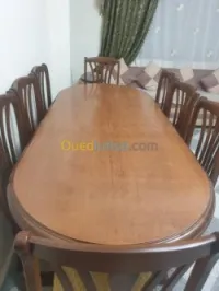 Table pour salle à manger 