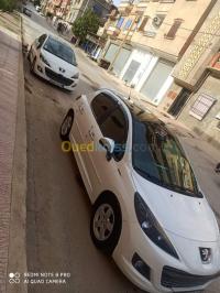 سطيف-الجزائر-سيارة-صغيرة-peugeot-207-allure-2013