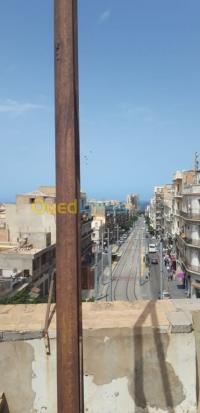 وهران-الجزائر-إشهار-و-اتصال-emplacement-publicitaire