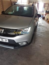 عين-تموشنت-بني-صاف-الجزائر-سيارة-صغيرة-dacia-sandero-stepway-techroad-2021