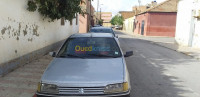 sidi-bel-abbes-algerie-berline-peugeot-405-1992